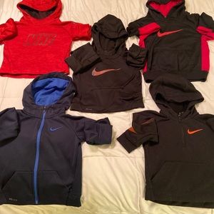 5 Nike hoodies